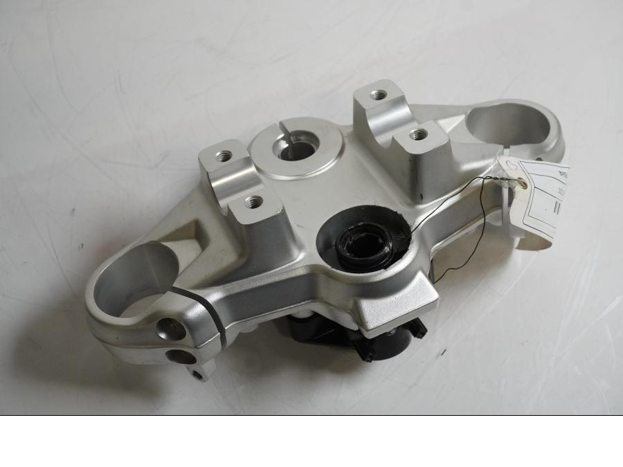 Framsidan på Gaffelkrona från en BMW F 800 R -2011 motorcykel.