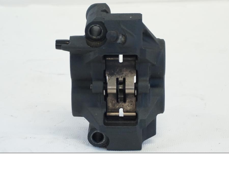 Snett nerifrån på Bromsok från en Yamaha YZF R6 -2006 motorcykel.