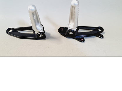 Höger sida på Fotpinne från en Ducati Streetfighter 1098 -2008 motorcykel.