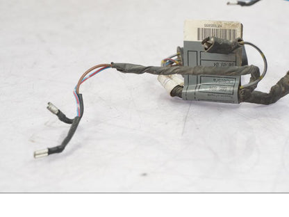 Snett nerifrån på Kablage från en BMW R 1200 GS -2005 motorcykel.