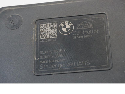 Vänster sida på ABS Modulator från en BMW R 1200 GS -2018 motorcykel.