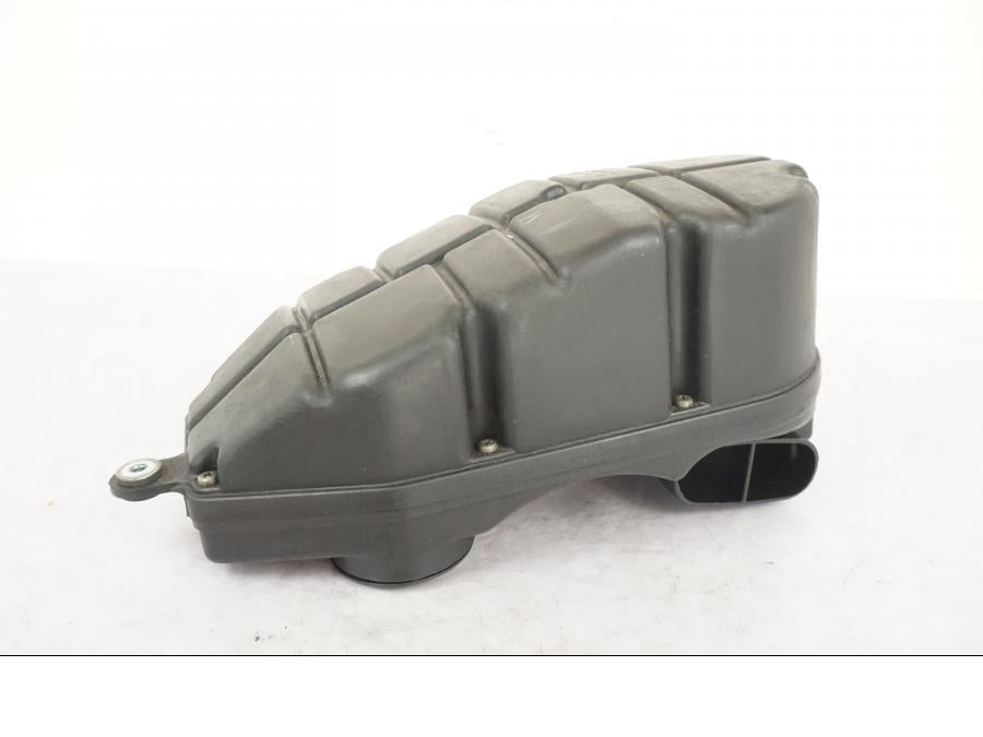 Baksidan på Luftburk från en Yamaha XVS 1100 -2000 motorcykel.