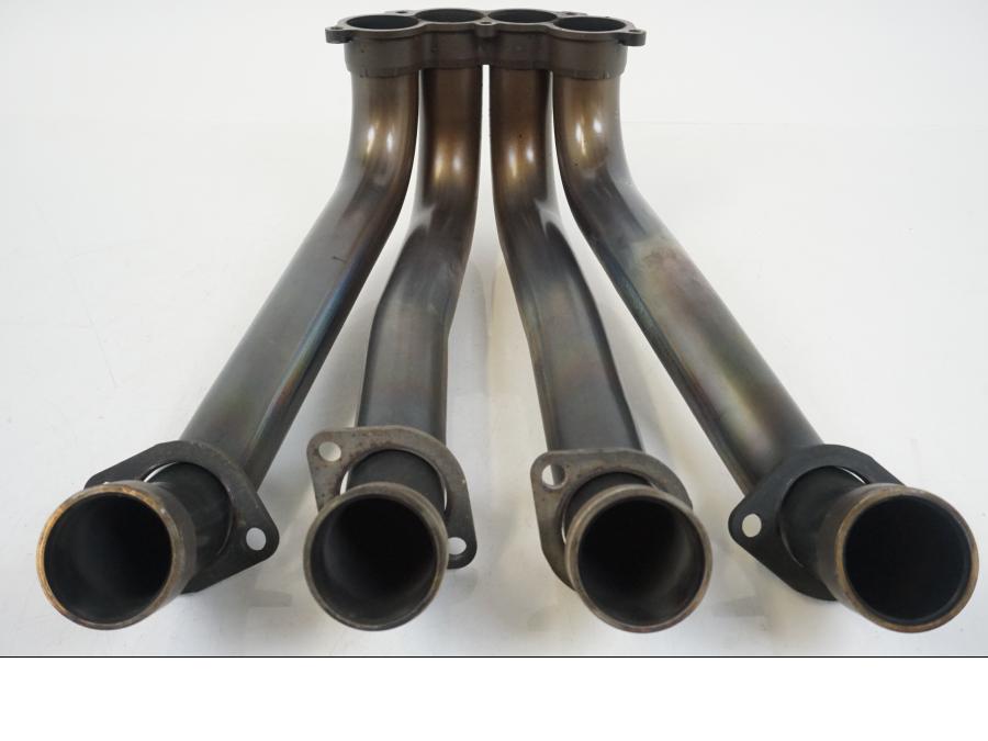 Snett uppifrån på Grenrör från en Yamaha YZF 1000 R1 -2007 motorcykel.