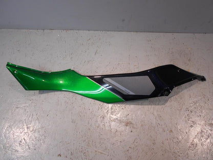 Framsidan på Bensintankskåpa från en Kawasaki Ninja H2 -2018 motorcykel.