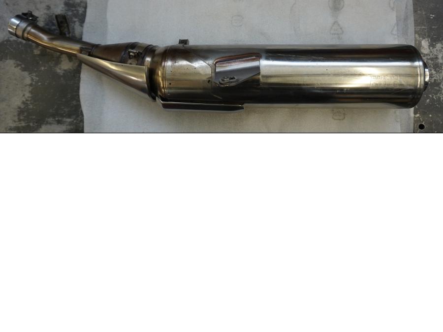 Höger sida på Ljuddämpare från en Yamaha TDM 900 -2009 motorcykel.