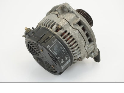 Vänster sida på Generator från en BMW R 1150 R -2002 motorcykel.