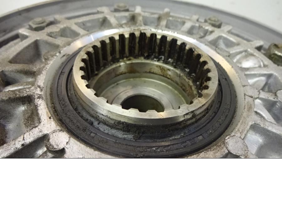 Höger sida på Slutväxel från en Yamaha FJR 1300 -2003 motorcykel.