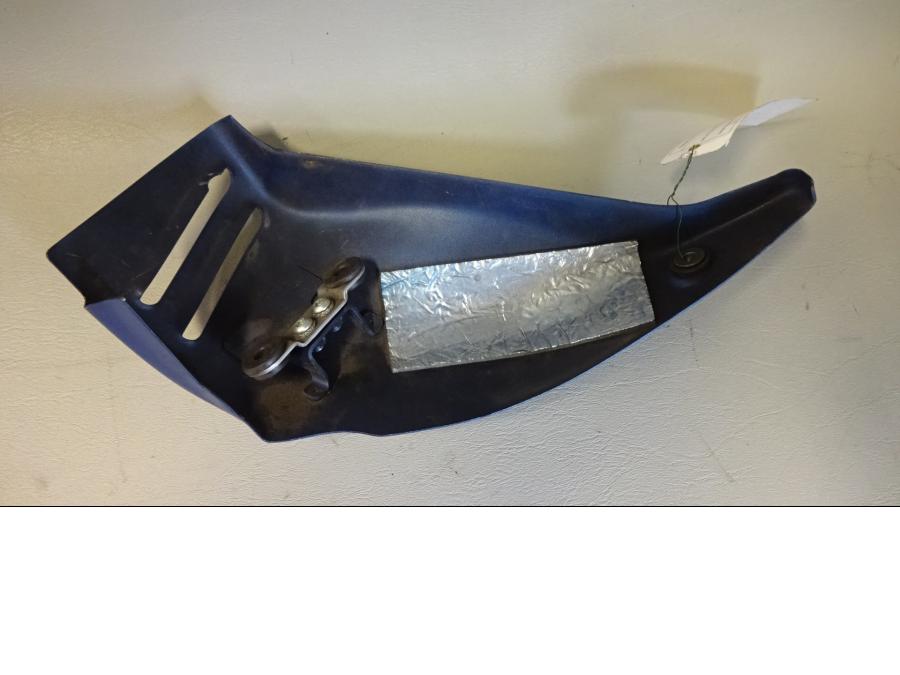 Baksidan på Sidopanel från en Yamaha XV 1900 -2007 motorcykel.