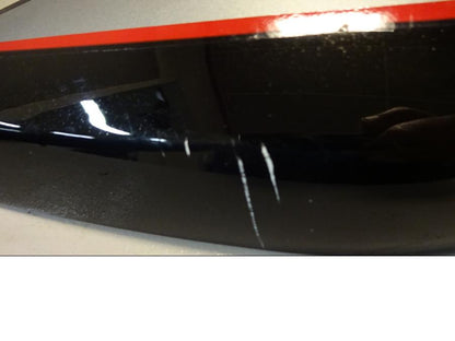 Snett nerifrån på Bakvinge från en BMW F 800 GT -2015 motorcykel.