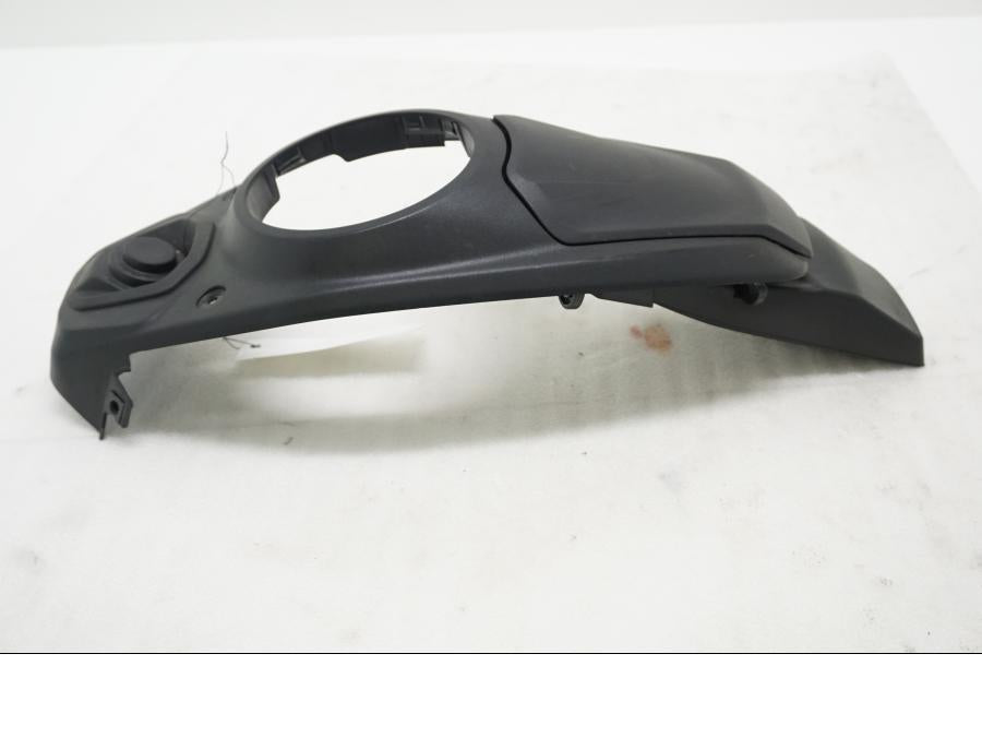 Framsidan på Bensintankskåpa från en Ducati Multistrada 1158 V4 -2021 motorcykel.