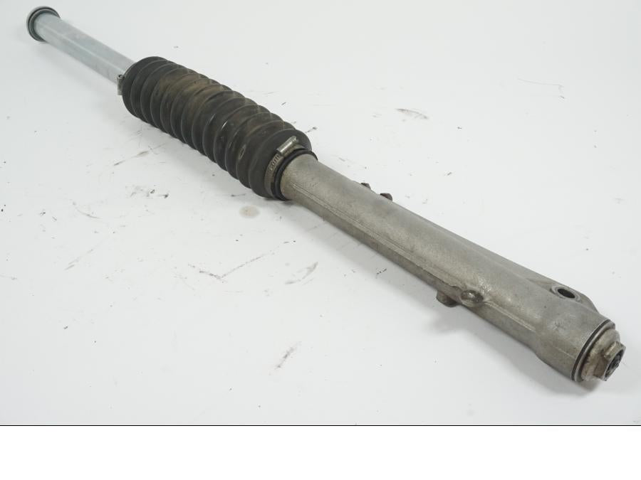 Baksidan på Gaffelben från en BMW R 60 -1971 motorcykel.