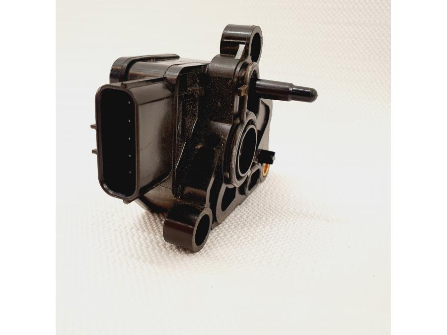 Höger sida på TPS från en Honda CB 500 F -2013 motorcykel.