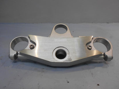 Framsidan på Gaffelkrona från en Yamaha TRX 850 -1996 motorcykel.