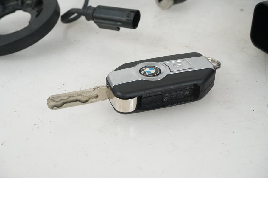 Höger sida på Låssats från en BMW F 750 GS -2019 motorcykel.