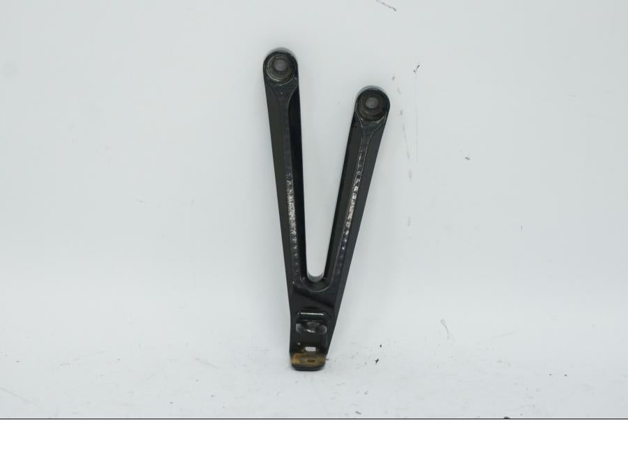 Framsidan på Fotpinnefäste från en Honda CBR 1000 RR -2006 motorcykel.