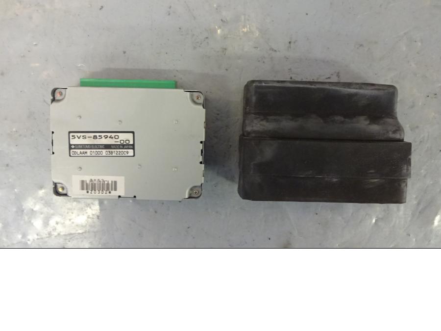 Framsidan på ABS styrenhet från en Yamaha FJR 1300 -2003 motorcykel.