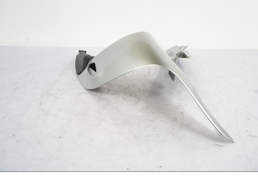 Baksidan på Strålkastarkåpa från en Honda VFR 1200 -2010 motorcykel.