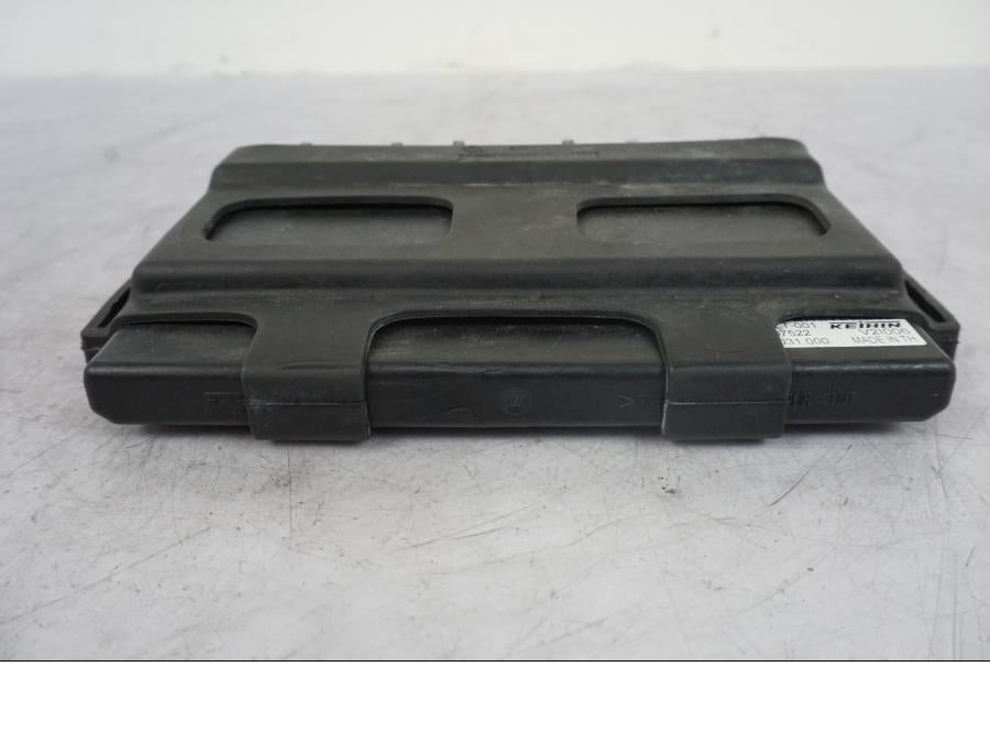 Snett uppifrån på CDI / ECU från en KTM 1290 Super Duke R -2021 motorcykel.