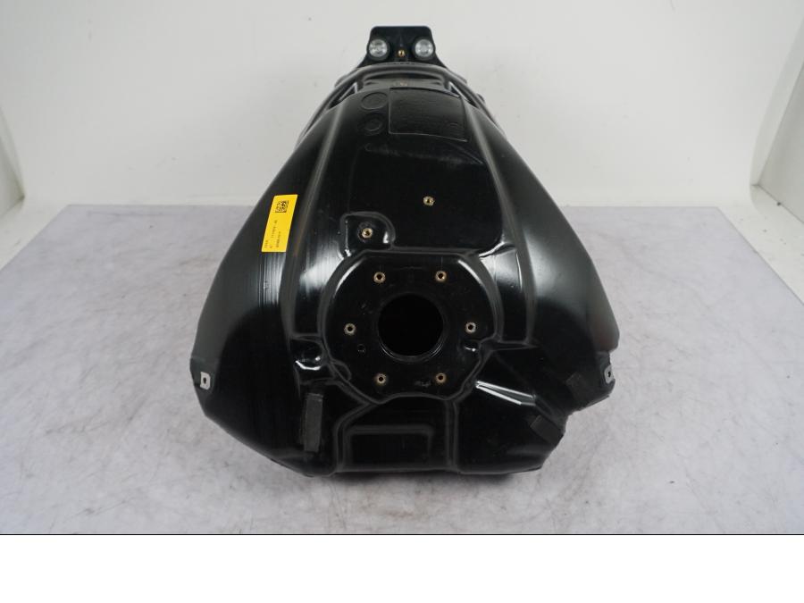 Framsidan på Bensintank från en BMW S 1000 XR -2019 motorcykel.