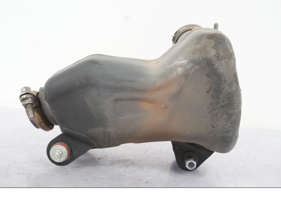 Vänster sida på Ljuddämpare från en KTM 390 Duke -2018 motorcykel.