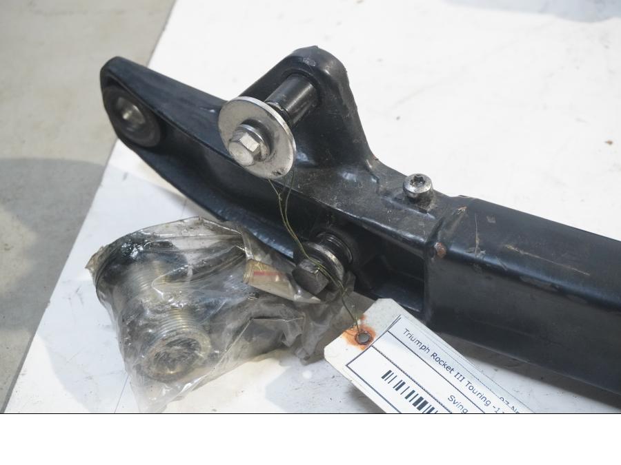 Vänster sida på Sving från en Triumph Rocket III -2011 motorcykel.