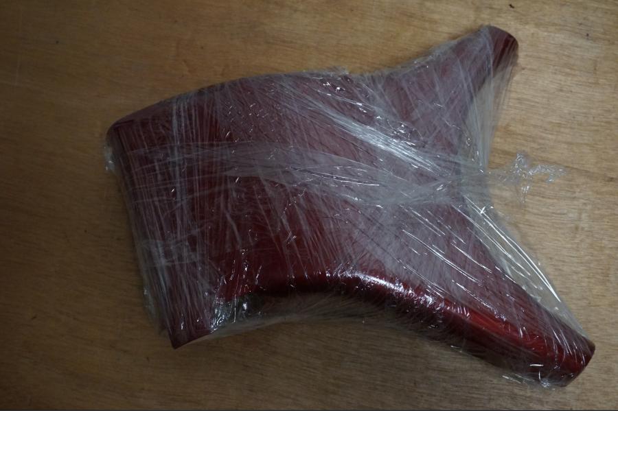 Framsidan på Styrkåpa från en Suzuki VS 800 -2000 motorcykel.