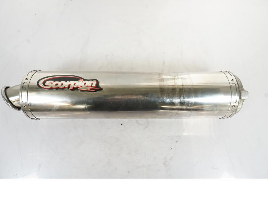 Baksidan på Ljuddämpare Sport från en Honda CBR 900 RR -2003 motorcykel.