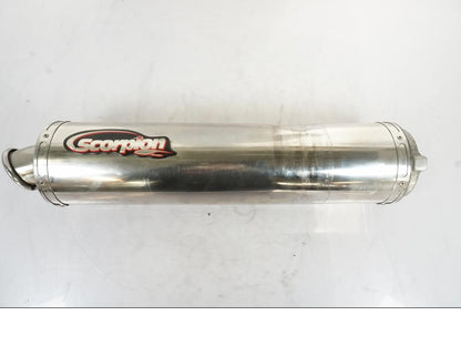 Baksidan på Ljuddämpare Sport från en Honda CBR 900 RR -2003 motorcykel.