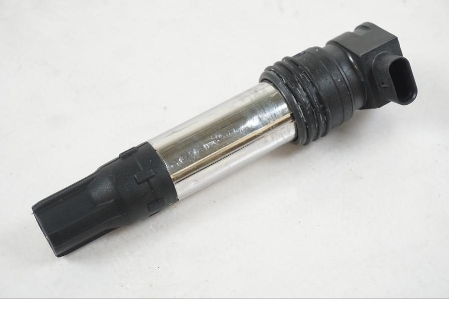 Framsidan på Tändspole från en BMW R 1250 GS -2021 motorcykel.