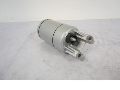 Baksidan på Startmotor från en Honda CRF 1000 Africa Twin -2016 motorcykel.