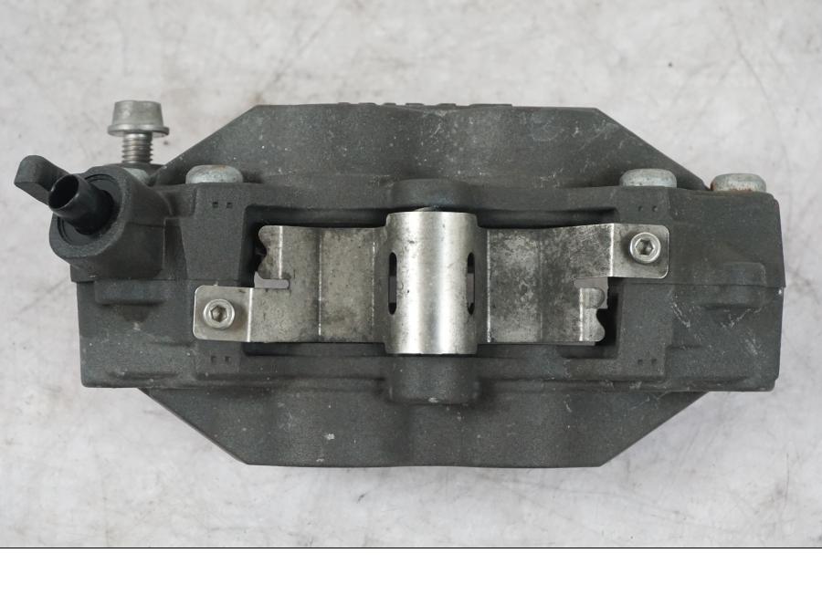 Snett uppifrån på Bromsok från en BMW K 1600 GTL -2015 motorcykel.