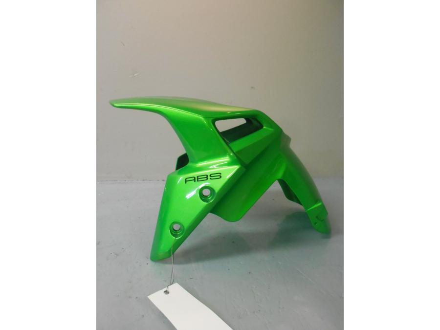 Baksidan på Framskärm från en Kawasaki Z 900 -2017 motorcykel.