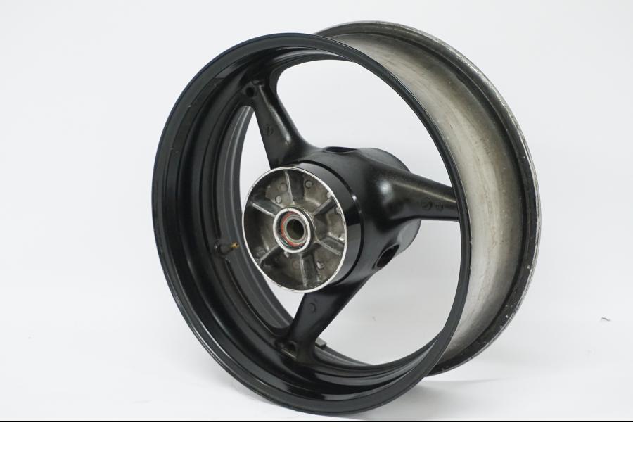 Snett uppifrån på Fälg från en Honda CBR 900 RR -2002 motorcykel.