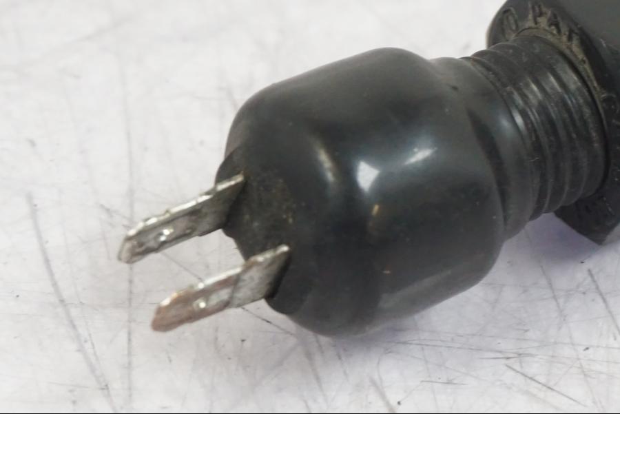 Vänster sida på Bromsljuskontakt från en Suzuki GSX 1300 RX -1999 motorcykel.