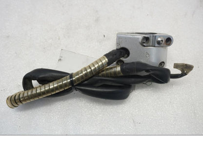 Baksidan på Styrelreglage från en Suzuki VL 800 -2004 motorcykel.