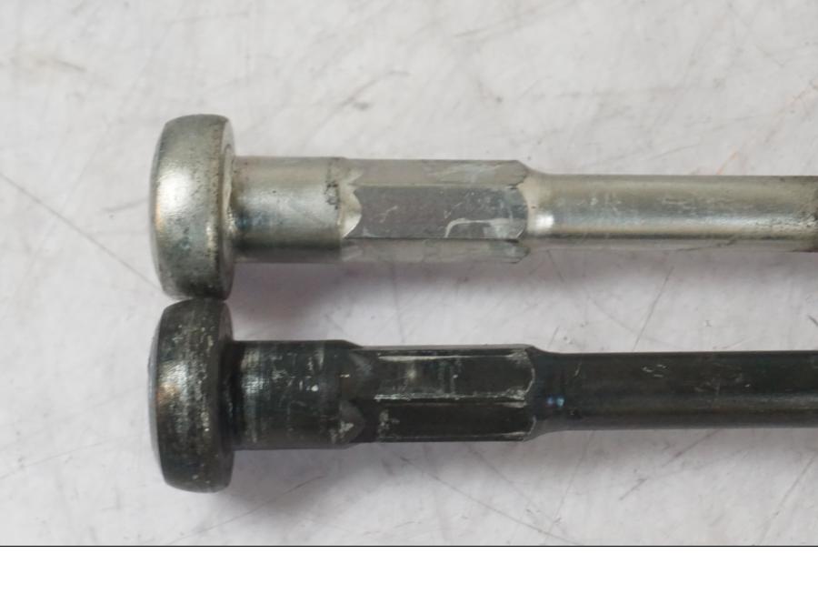 Extrabild3 på Skruv / Mutter etc från en Kawasaki ZX-10R -2008 motorcykel.