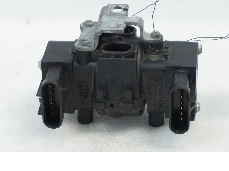 Baksidan på Gasreglage från en Aprilia RSV 1000 -2010 motorcykel.