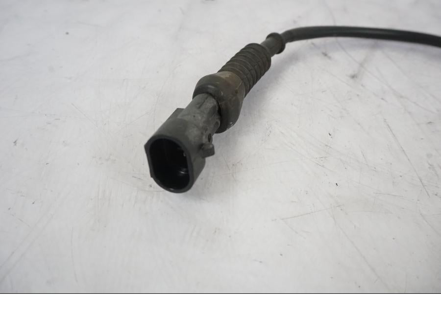 Baksidan på Bromsljuskontakt från en KTM 1290 Super Duke -2019 motorcykel.