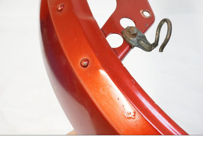 Snett nerifrån på Framskärm från en Kawasaki Z 750 L -1993 motorcykel.