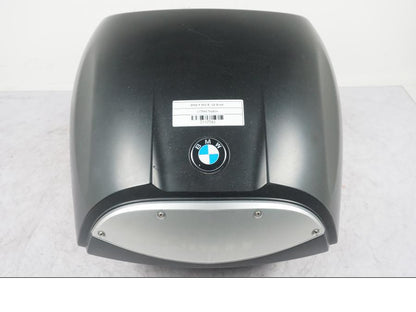 Framsidan på Topbox från en BMW F 800 R -2018 motorcykel.