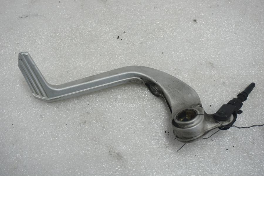 Framsidan på Bromspedal från en BMW K 1300 R -2011 motorcykel.