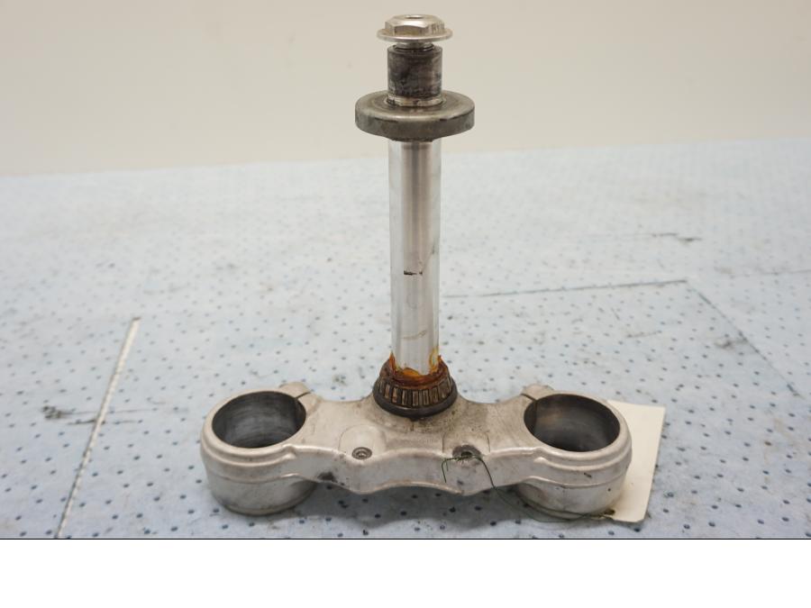 Framsidan på Gaffelkrona från en KTM 640 LC4 -2002 motorcykel.