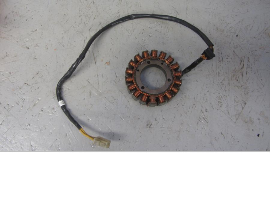 Framsidan på Generator från en Ducati Monster 1100 EVO ABS -2012 motorcykel.