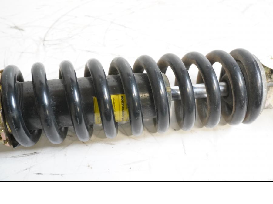 Vänster sida på Stötdämpare från en Suzuki VL 1500 -1998 motorcykel.