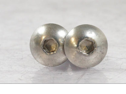 Baksidan på Fotpinnefäste från en Suzuki GSX-R 600 -2007 motorcykel.