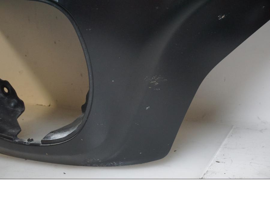 Vänster sida på Toppkåpa från en Indian Chieftain Dark Horse -2019 motorcykel.