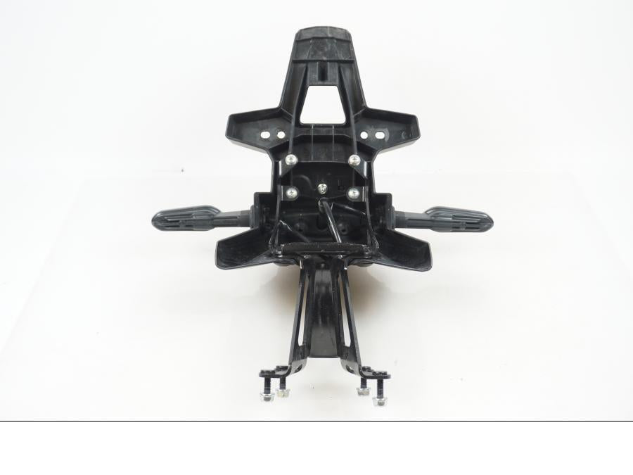 Höger sida på Skylthållare från en Yamaha MT-09 -2016 motorcykel.