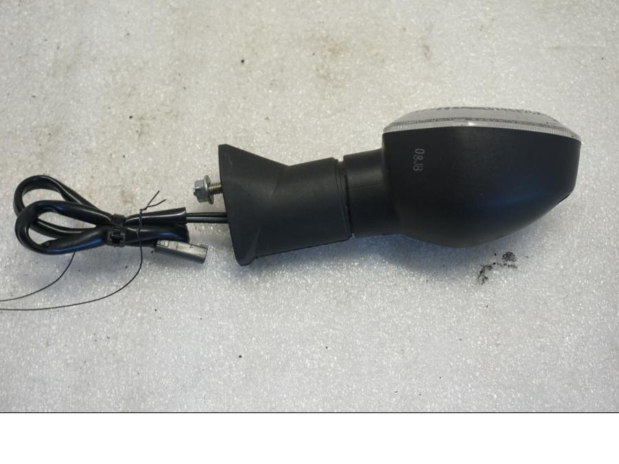 Baksidan på Blinkers från en Ducati Monster 796 -2013 motorcykel.