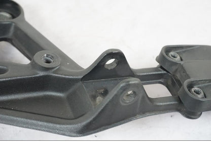 Höger sida på Fotpinnefäste från en KTM 390 Duke -2018 motorcykel.