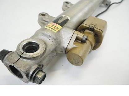 Baksidan på Gaffelben från en Suzuki GSX-R 1100 -1986 motorcykel.